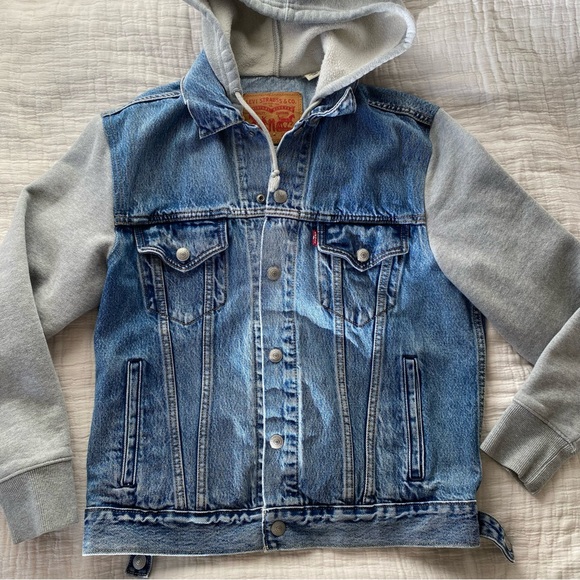 Levi’s Women's Hybrid Denim Hoodie Trucker Jacket Blue Gray 100% Cotton size S - Picture 5 of 10